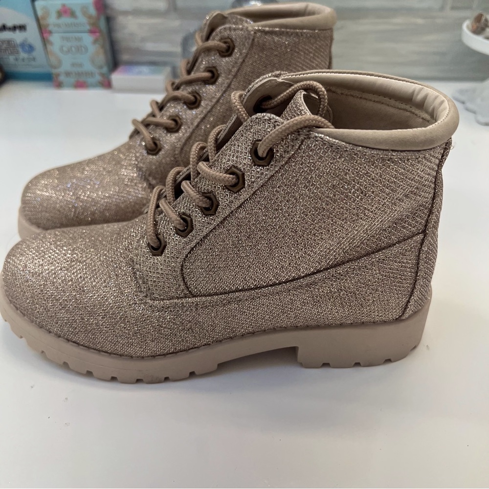 Cliffs by White Mountain Beige Glitter Boots Sz 5.5 NEW!